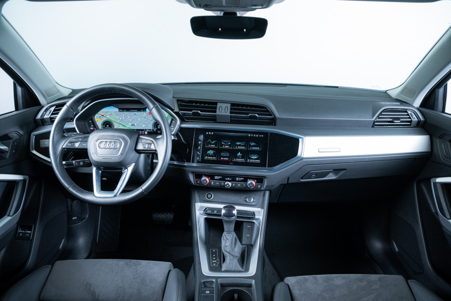 Audi Q3 45 TFSI e Advanced edition 245 pk (S-Tronic) | Winterbandenset | Verlengde garantie | Navigatie | Trekhaak (elektr.) | Parkeerse