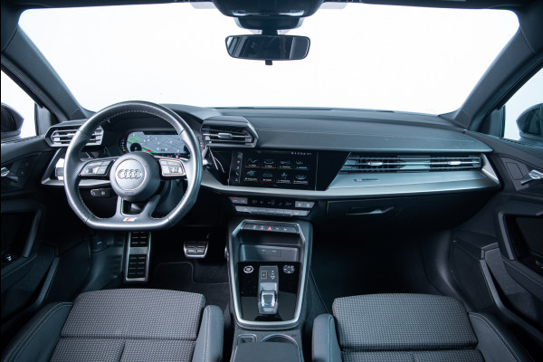 Audi A3 Sportback 35 TFSI 150pk Automaat S edition 2x S-Line | Virtual Cockpit | Winterbandenset | sportstuur | Parkeersensor voor en ac