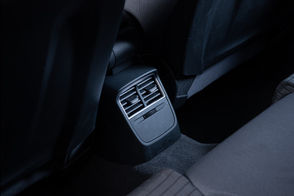 Audi A3 Limousine 30 TFSI Sport Lease Edition Automaat | Navigatie | Winterbandenset |LED koplampen | Autom. airco