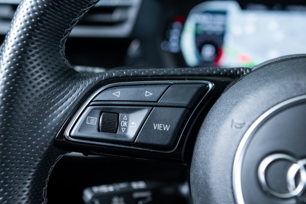 Audi A3 Sportback 30 TFSI 110PK S edition Automaat | Stoelverwarming | Winterbandenset | Parkeer pakket | Navigatie |