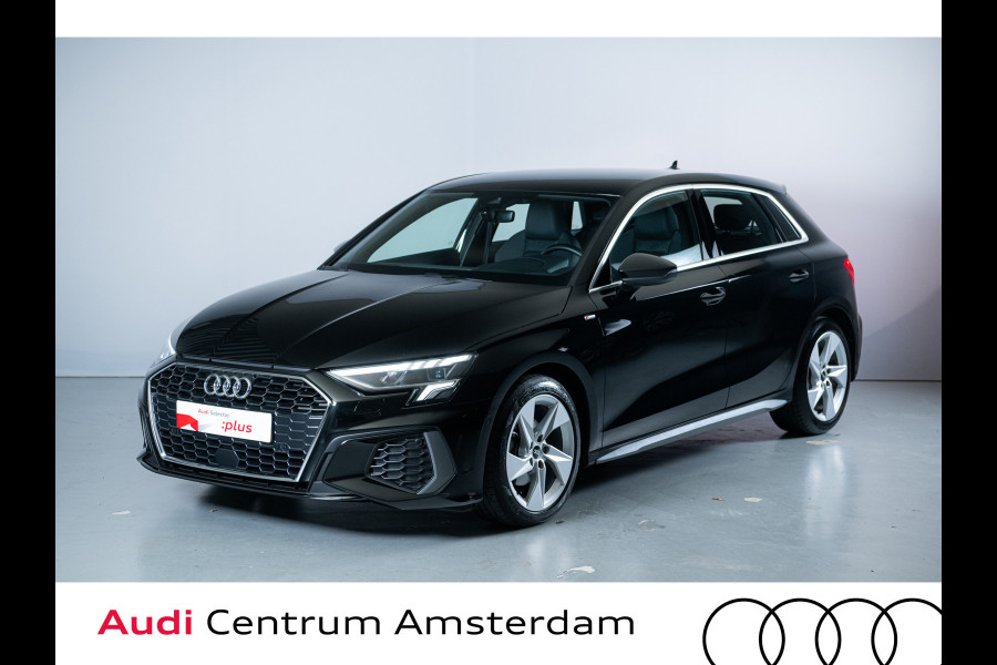 Audi A3 Sportback 30 TFSI 110PK S edition Automaat | Stoelverwarming | Winterbandenset | Parkeer pakket | Navigatie |