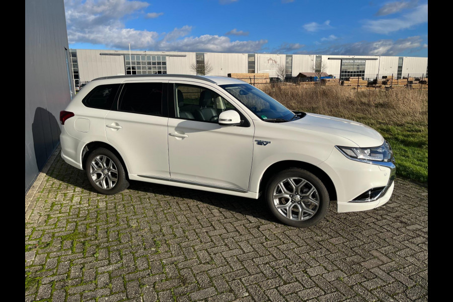 Mitsubishi Outlander 2.0 PHEV Pure