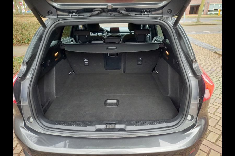 Ford FOCUS Wagon 1.5 EcoBoost 150-pk Automaat ST Line X 1500 kg geremd aanhangwagen gewicht