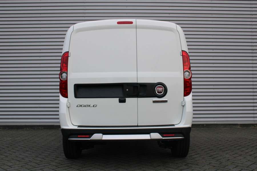 Fiat Dobló Cargo 1.6 MJ L1H1 S Trekking | Airco | Cruise | DAB | Bluetooth | Camera | 3 zits |