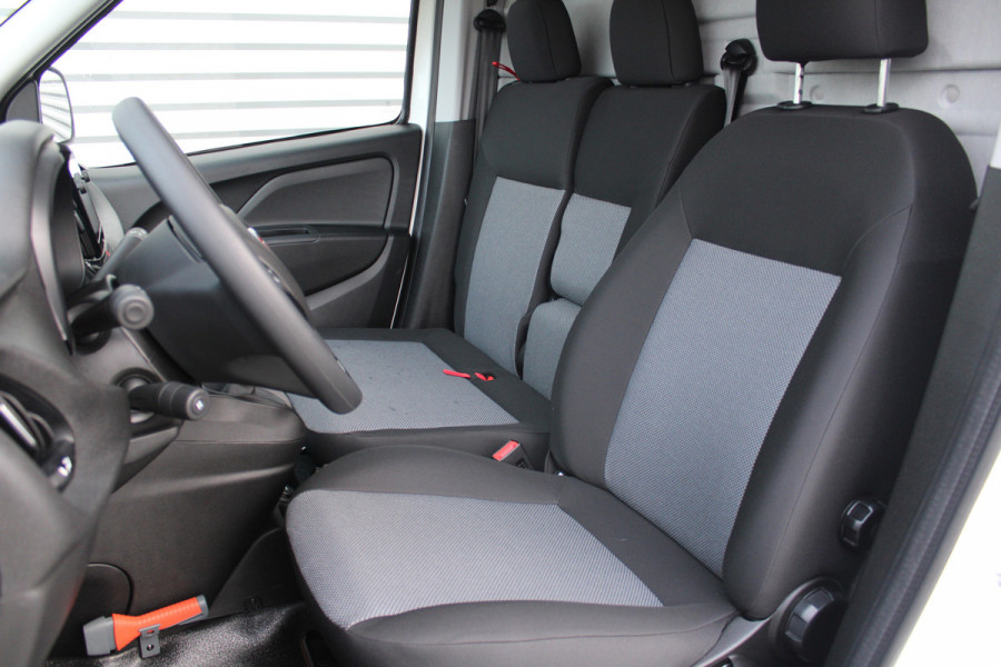 Fiat Dobló Cargo 1.6 MJ L1H1 S Trekking | Airco | Cruise | DAB | Bluetooth | Camera | 3 zits |