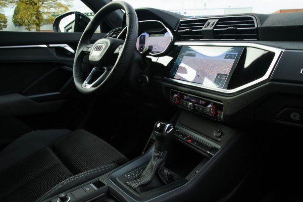 Audi Q3 35 TFSI 1.5 TFSI S Line Pro Line S 150pk S-Tronic! 1e|Panoramadak|Virtual Cockpit|LED Matrix|Leder elektrisch|20inch|Black