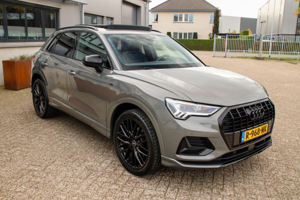 Audi Q3 35 TFSI 1.5 TFSI S Line Pro Line S 150pk S-Tronic! 1e|Panoramadak|Virtual Cockpit|LED Matrix|Leder elektrisch|20inch|Black