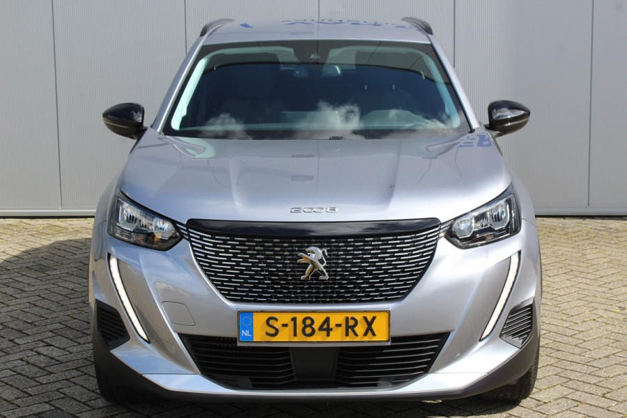 Peugeot 2008 1.2-130pk PureTech Allure AUTOMAAT. Zo goed als nieuw, slechts 7.500km ! Navigatie, airco, telefoonvoorb. metallic lak, LM wielen, Isofix, Apple Carplay/Android auto etc, etc.