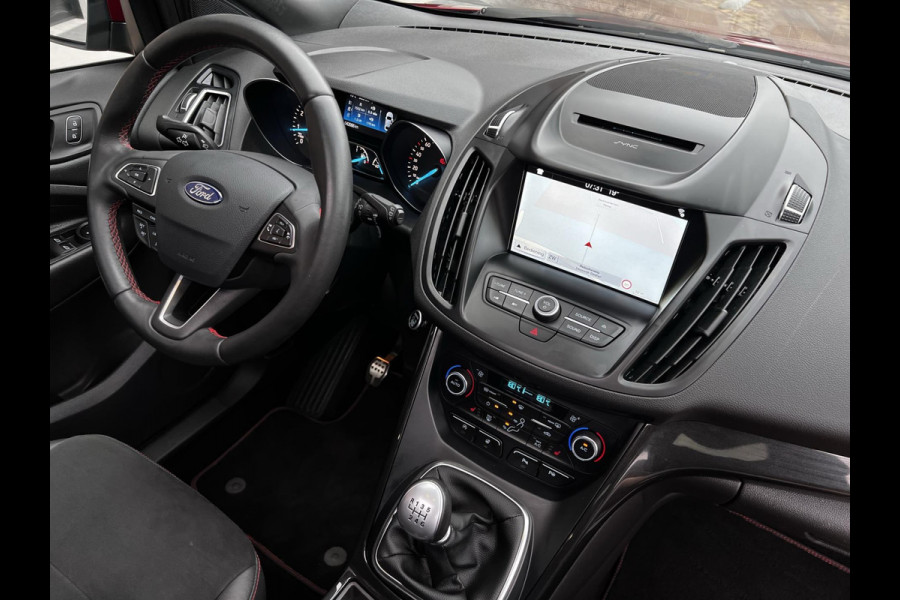 Ford Kuga 1.5 EcoBoost ST Line / 150 PK / Panoramadak / Navigatie / Climate Control / Stoel + stuurverwarming