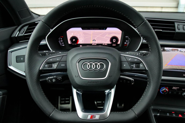 Audi Q3 40TFSI Quattro Edition One S Line 190pk S-Tronic! 1e Eig|Panoramadak|Virtual Cockpit|LED Matrix|Leder|Camera|20inch|Black