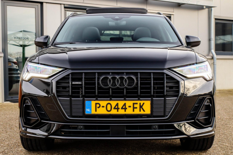 Audi Q3 40TFSI Quattro Edition One S Line 190pk S-Tronic! 1e Eig|Panoramadak|Virtual Cockpit|LED Matrix|Leder|Camera|20inch|Black