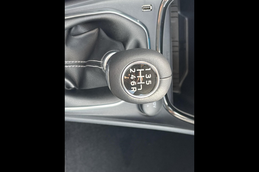 Ford Puma 1.0 EcoBoost Hybrid Titanium 125pk 125pk Voorraad! | Nieuw | Winterpack | Climate control | Achteruitrijcamera | Navigatie