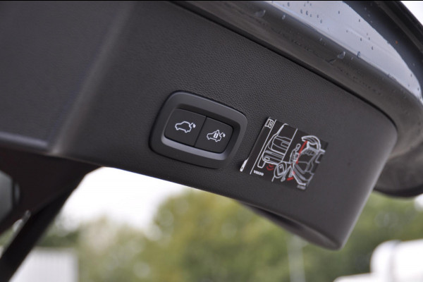 Volvo XC40 T4 211PK Automaat Recharge Inscription / Cruise control/ Parkeersensoren met camera/ Keyless entry/ Elektrische achterklep/ Apple carplay