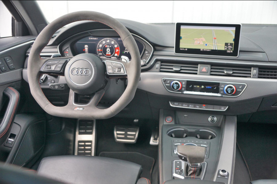 Audi RS4 Avant 2.9 TFSI Quattro / RS Dynamic pack / RS Sportuitlaat / RS Design pack / Panoramadak / B&O / Dealer onderhouden!