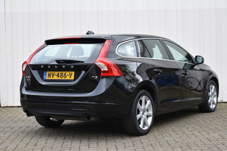 Volvo V60 T3 Nordic+ Automaat | Standkachel | Xenon | Stoelverwarming | NAVI