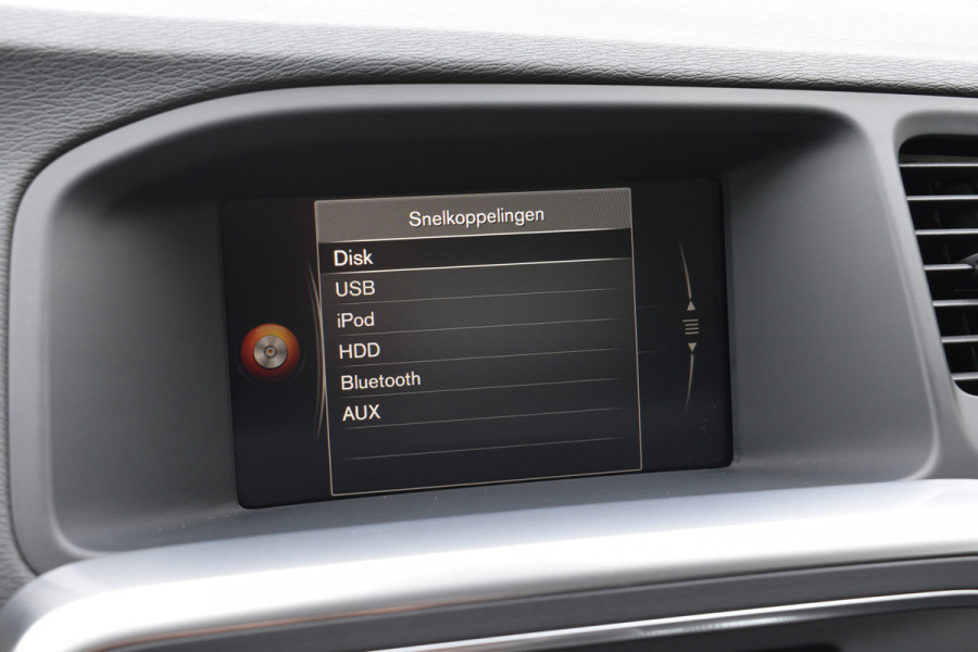 Volvo V60 T3 Nordic+ Automaat | Standkachel | Xenon | Stoelverwarming | NAVI