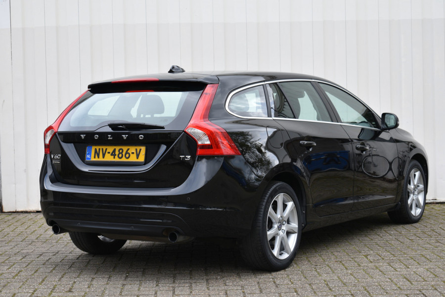 Volvo V60 T3 Nordic+ Automaat | Standkachel | Xenon | Stoelverwarming | NAVI