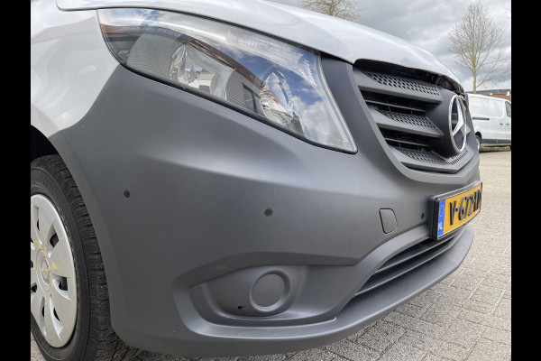 Mercedes-Benz Vito 111 CDI Functional Lang L2H1 / rijklaar € 19.950 ex btw / lease vanaf € 431 / airco / navigatie / achteruit rijcamera / parkeersensoren voor en achter !