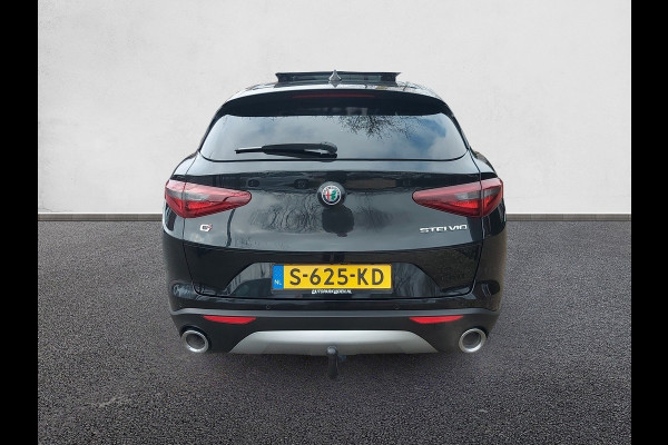 Alfa Romeo Stelvio 2.0 T AWD Super Automaat, panoramadak,trekhaak,cruise,navigatie,achteruitrijcamera,lederen bekleding,parkeersensoren,