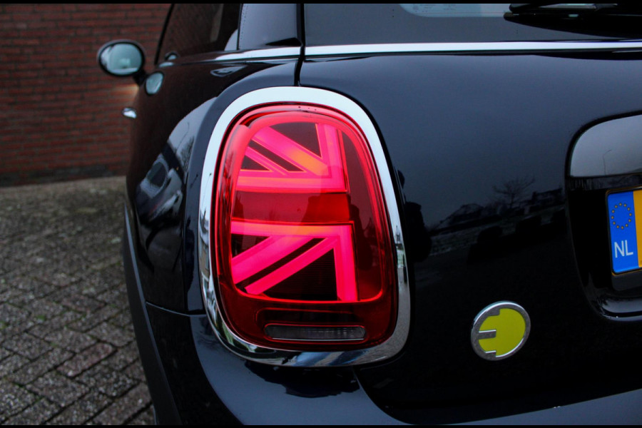 MINI Mini Electric Yours, 2000,- subsidie, Panoramadak, keyless, Head-up display, Navigatie prof., Parkeersensoren en Camera