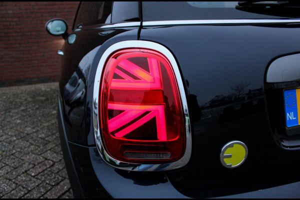 MINI Mini Electric Yours, 2000,- subsidie, Panoramadak, keyless, Head-up display, Navigatie prof., Parkeersensoren en Camera