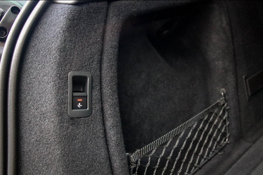 Audi A4 Avant 2.0 TFSI S line Black Edition Facelift 150pk S-Tronic! 1e|NL|DLR|Panoramadak|Virtual Cockpit|Leder|LED Matrix|Black