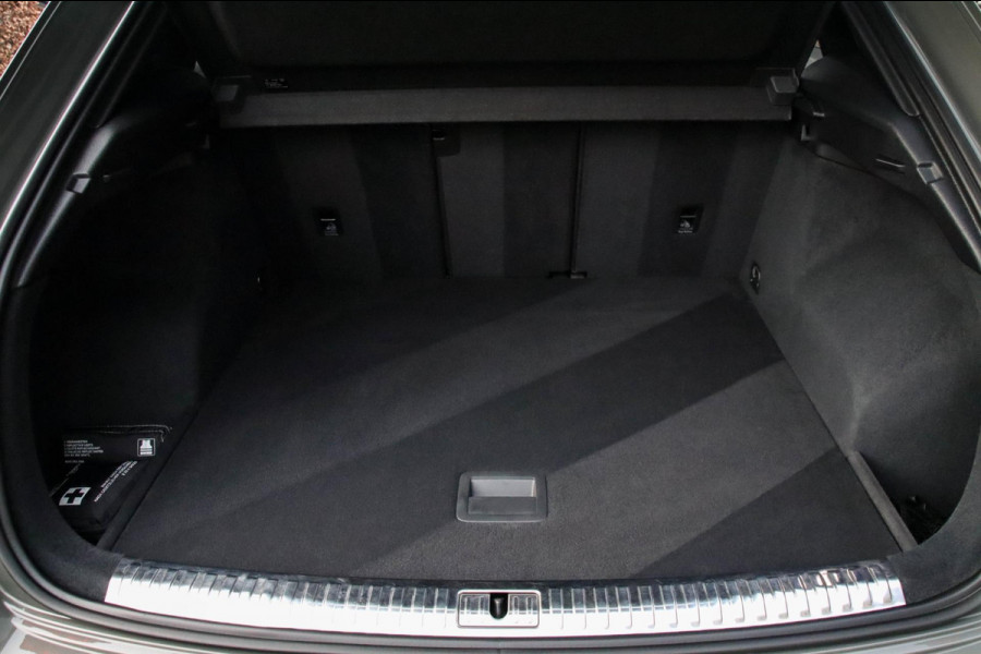 Audi Q3 35 TFSI 1.5 TFSI S Line Pro Line S 150pk S-Tronic! 1e|Panoramadak|Virtual Cockpit|LED Matrix|Leder elektrisch|20inch|Black