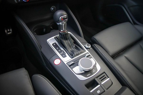 Audi A3 Sportback 2.0TFSI S3 quattro Facelift 310pk S-Tronic 2e Eig|DLR|Kuipstoelen|Virtual Cockpit|Panoramadak|Magnetic|LED|Black