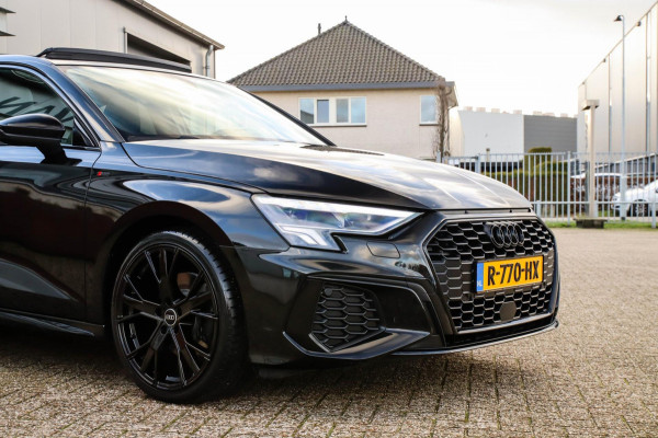 Audi A3 Limousine 35 1.5 TFSI S Edition One S-line 150pk S-Tronic Lederen kuipstoelen|Virtual Cockpit|Panoramadak|LED Matrix|Black