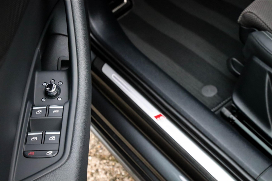 Audi A4 Avant 2.0 TFSI S line Black Edition Facelift 150pk S-Tronic! 1e|DLR|Panoramadak|Virtual Cockpit|Leder|LED Matrix|Black|20