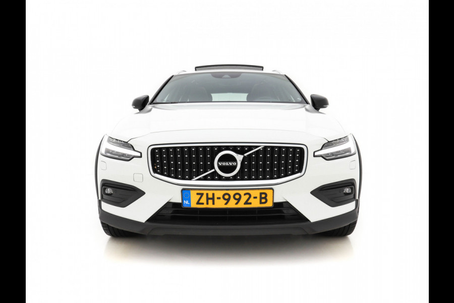 Volvo V60 Cross Country 2.0 D4 AWD Inscription-Plus-Line Luxury-Line-Pack Aut. *PANO | FULL-LED | VOLLEDER | HUD | SENSUS-NAVI | HARMAN-KARDON-AUDIO | CAMERA | CRUISE | MEMORY | DAB | LANE-ASSIST | APP-CONNECT | VIRTUAL-COCKPIT | SPORT-SEATS*