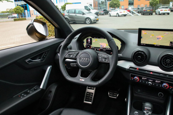 Audi Q2 1.4 TFSI CoD Sport Pro Line S S-line 150pk S-Tronic 1e Eig|DLR|Panoramadak|Virtual Cockpit|LED Matrix|3D Knippers|19|Black