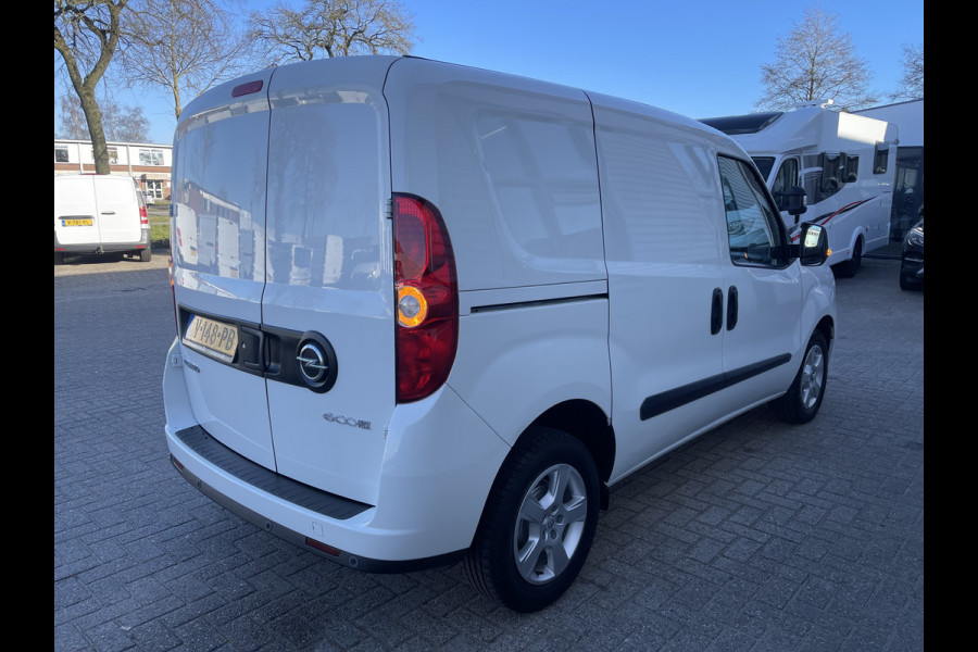 Opel Combo 1.3 CDTi 95pk L1H1 Sport / rijklaar € 9.950 ex btw / lease vanaf € 232 / airco / cruise / stoelverwarming / lichtmetalen velgen / pdc achter !