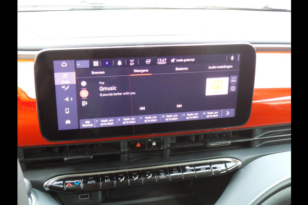 Fiat 500E CABRIO RED 42 kWh | Clima | Navi | Draadloos laden smartphone | Apple Carplay | PDC | € 2.000,- SEPP