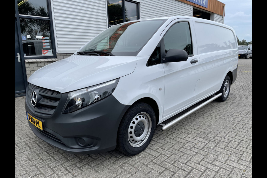 Mercedes-Benz Vito 111 CDI Lang L2H1 / rijklaar € 18.950 ex btw / lease vanaf € 375 / airco / cruise / trekhaak 2000 kg / bijrijdersbank !