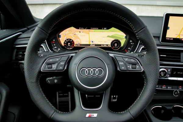 Audi A4 Avant 40 2.0TFSI S line Black Edition Facelift 190pk S-Tronic|Dealer|Panoramadak|Virtual Cockpit|Leder|LED Matrix|Black|19