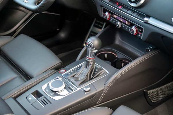 Audi S3 Sportback 2.0 TFSI Quattro Facelift! 310pk S-Tronic! 2e Eig|DLR|Kuipstoelen|Virtual Cockpit|Panoramadak|Magnetic|LED|Black