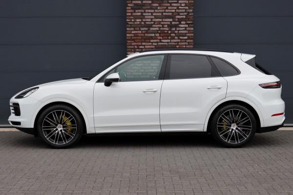 Porsche Cayenne 3.0 V6 Aut8 | Luchtvering | Panoramadak | Camera | Memory | Trekhaak | Porsche Dynamic Light Systeem | Stoelverwarming V+A | Rijassistentiesysteem Rijstrookwissel |