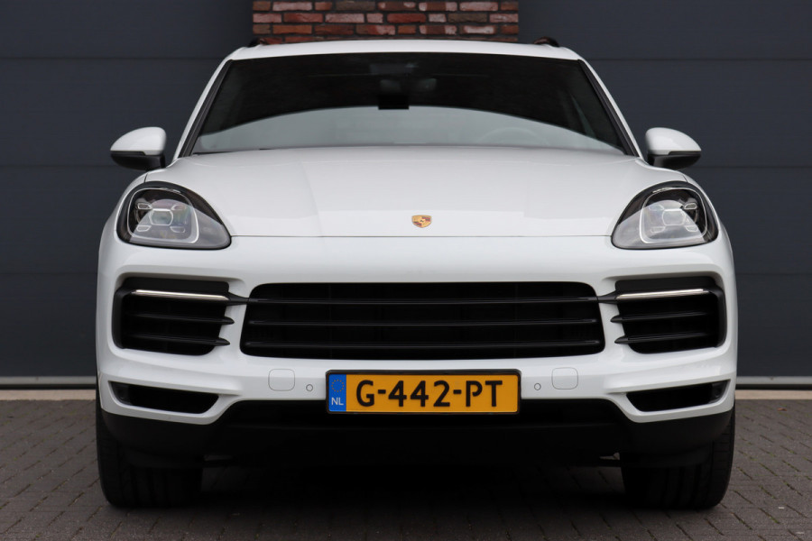 Porsche Cayenne 3.0 V6 Aut8 | Luchtvering | Panoramadak | Camera | Memory | Trekhaak | Porsche Dynamic Light Systeem | Stoelverwarming V+A | Rijassistentiesysteem Rijstrookwissel |