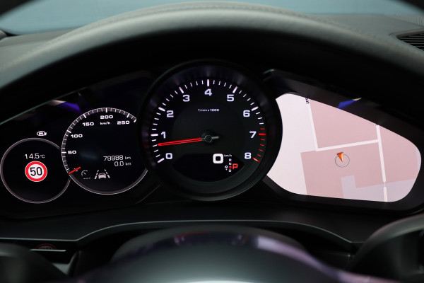 Porsche Cayenne 3.0 Aut8, Luchtvering. Panoramadak, Camera, Memory, Elek. Trekhaak, Porsche Dynamic Light Systeem, Stoelverwarming V+A, Rijassistentiesysteem Rijstrookwissel, Etc,