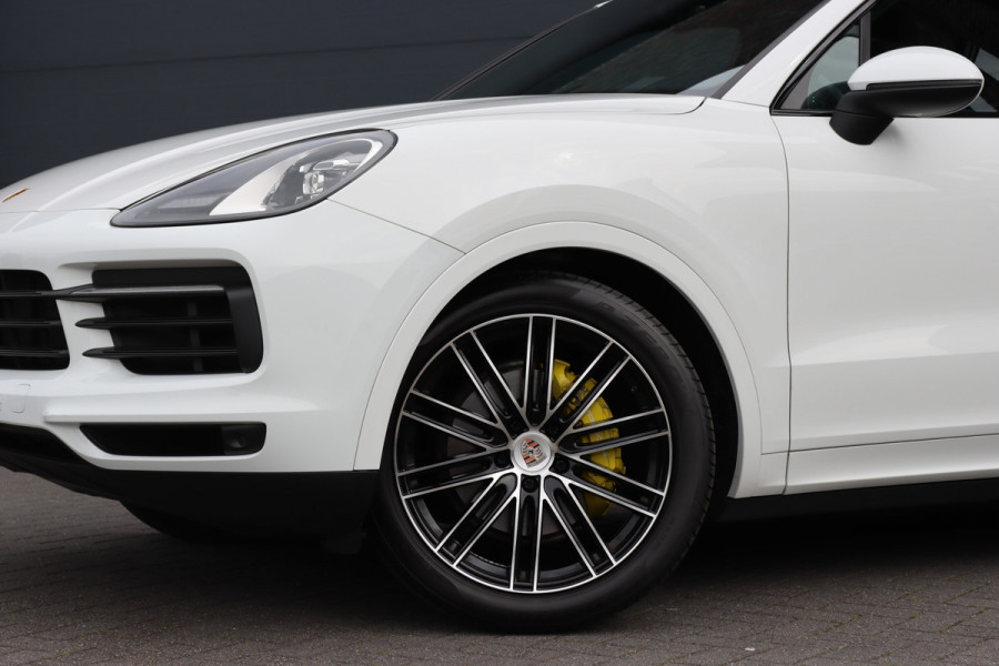 Porsche Cayenne 3.0 Aut8, Luchtvering. Panoramadak, Camera, Memory, Elek. Trekhaak, Porsche Dynamic Light Systeem, Stoelverwarming V+A, Rijassistentiesysteem Rijstrookwissel, Etc,