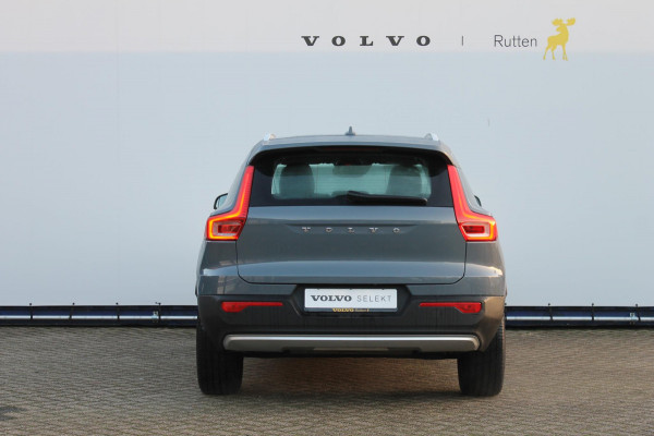Volvo XC40 T4 211PK Automaat Recharge Inscription Expression Navigatie / Parkeersensoren voor en achter met parkeercamera achter / Keyless Entry / Stuurwielverwarming / Standkachel