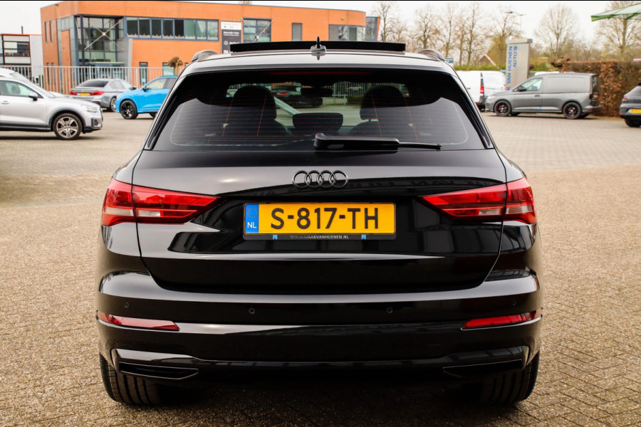 Audi Q3 35 TFSI 1.5 TFSI S Line Pro Line S 150pk S-Tronic! 1e|Panoramadak|Virtual Cockpit|LED|Leder elektrisch|Lane|20inch|Black