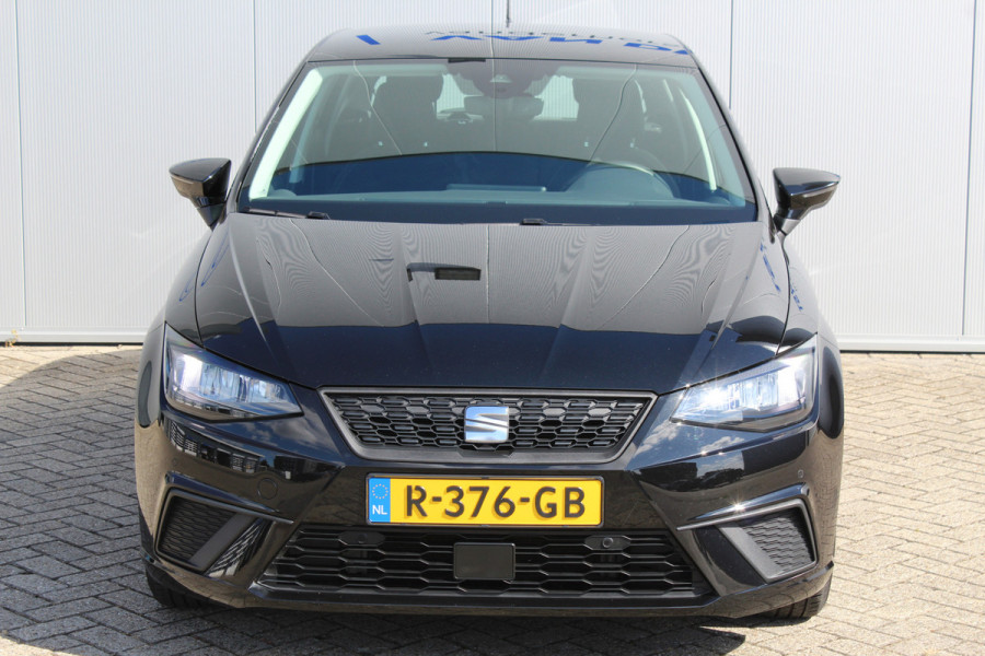 Seat Ibiza 1.0-96pk TSI Style. NIEUWSTE MODEL In nieuwstaat ! Volautm. airco, camera, elektr. ramen v+a, LED verlichting, stoelverwarming, metallic lak, Isofix, LM wielen, Apple Carplay / Android auto etc.