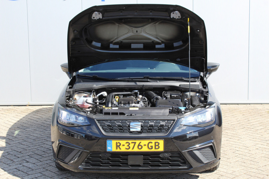 Seat Ibiza 1.0-96pk TSI Style. NIEUWSTE MODEL In nieuwstaat ! Volautm. airco, camera, elektr. ramen v+a, LED verlichting, stoelverwarming, metallic lak, Isofix, LM wielen, Apple Carplay / Android auto etc.