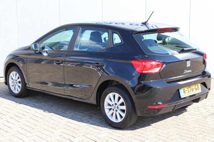 Seat Ibiza 1.0-96pk TSI Style. NIEUWSTE MODEL In nieuwstaat ! Volautm. airco, camera, elektr. ramen v+a, LED verlichting, stoelverwarming, metallic lak, Isofix, LM wielen, Apple Carplay / Android auto etc.