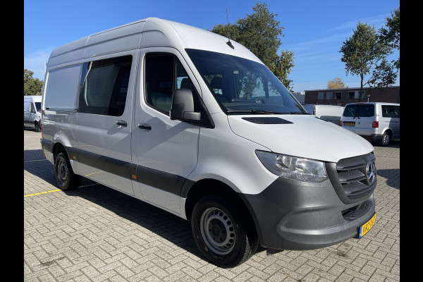 Mercedes-Benz Sprinter 317 1.9 CDI 170pk L2H2 DC 7 persoons / rijklaar € 44.950 ex btw / lease vanaf € 936 / climate control / trekhaak 2000 kg / achteruit rijcamera !