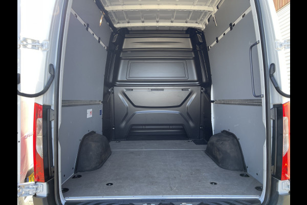 Mercedes-Benz Sprinter 317 1.9 CDI 170pk L2H2 DC 7 persoons / rijklaar € 44.950 ex btw / lease vanaf € 936 / climate control / trekhaak 2000 kg / achteruit rijcamera !