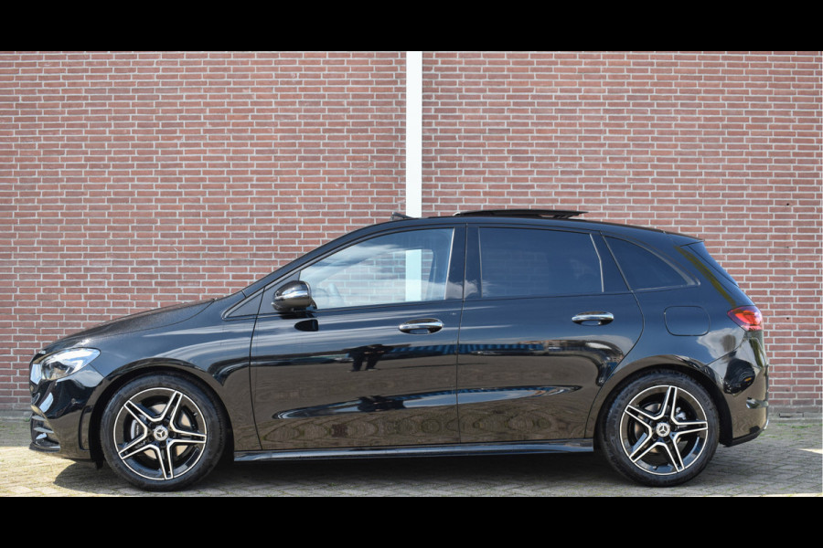 Mercedes-Benz B-Klasse 180 AMG Line | Achteruitrijcamera | Stoelverwarming | Night-Pakket | Keyless-Go | Panaroma-schuifdak |