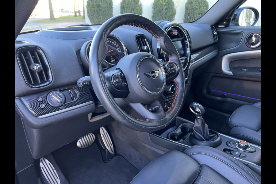 MINI Countryman Cooper SE ALL4 WORKS Yours, Harman/Kardon, Head-up, Panoramdak, LEDER, DAB-Tuner . Een proefrit levert het bewijs. Neem contact op en we maken een afspraak!